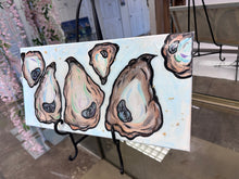 Load image into Gallery viewer, 10x20 Oysters in Gold Flakes
