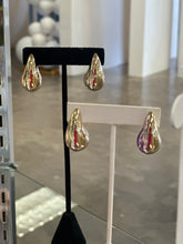 Load image into Gallery viewer, Gold and Purple Hue Droplet Earrings
