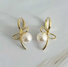 Load image into Gallery viewer, Bowed With Pearl Drop Earrings
