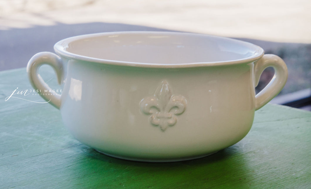 Louisiana Double Handle Bowl White