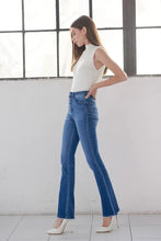 Load image into Gallery viewer, High-Rise Exposed Button Jeans
